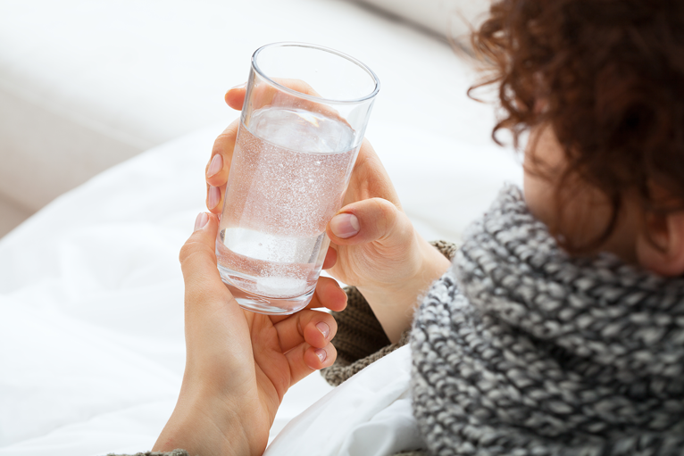 ¿Por qué beber agua para el resfrío?