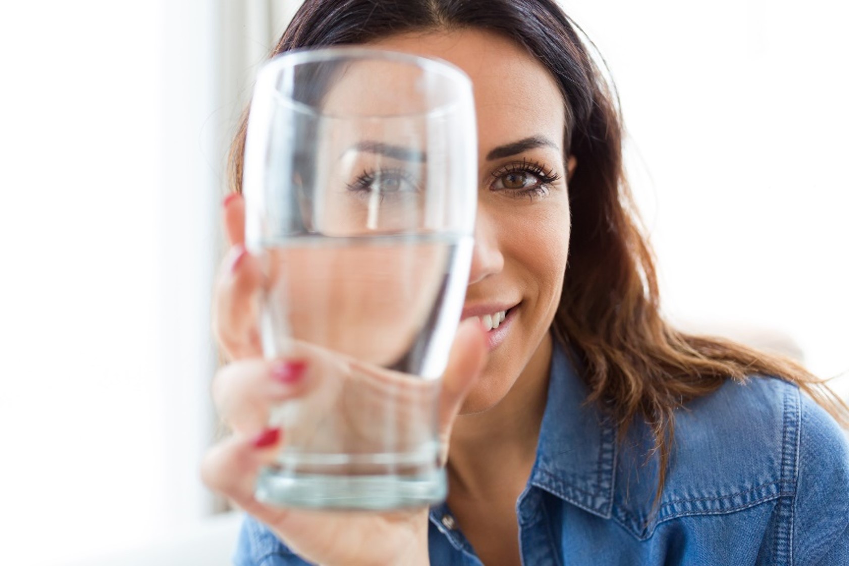 Beneficios al cerebro por tomar agua pura